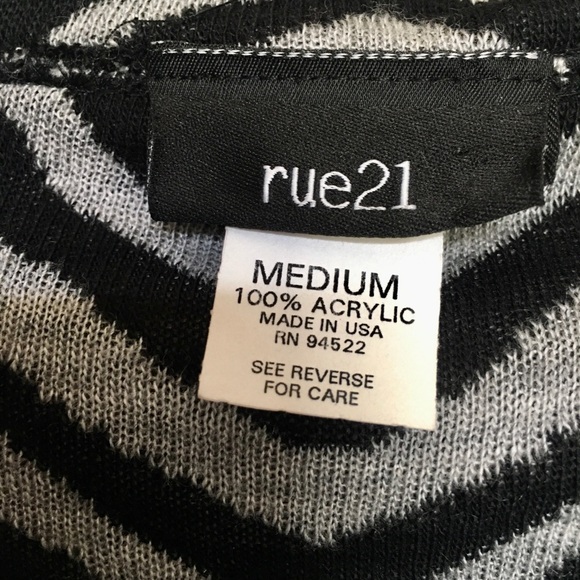 Rue 21 Tiger Stripe Crop Sweater - Picture 4 of 4